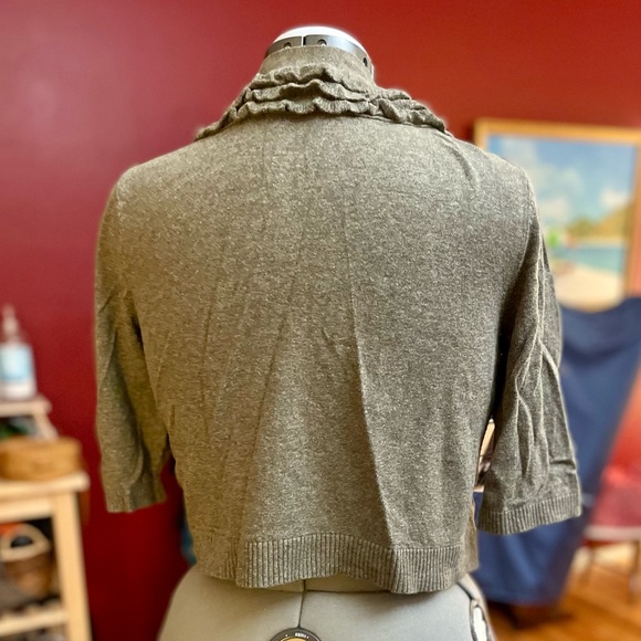 LAST CHANCE Moth: Olive Ruffle Bolero - Picture 6 of 9